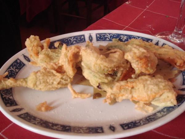 Fried pumpkin flower