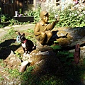 Statue & Dog