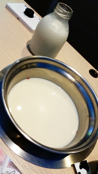 新北市板橋區。【萌牛鮮奶鍋】//板橋好吃的火鍋牛奶火鍋推薦