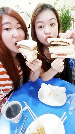 板橋隱藏版美食早餐兩個蛋早餐-蛋蛋打嗝三明治+冰紅茶豆漿 板橋隱藏版美食早餐兩個蛋早餐-蛋蛋打嗝三明治+冰紅茶豆漿