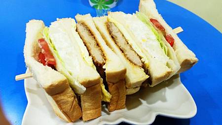 板橋隱藏版美食早餐兩個蛋早餐-蛋蛋打嗝三明治+冰紅茶豆漿 板橋隱藏版美食早餐兩個蛋早餐-蛋蛋打嗝三明治+冰紅茶豆漿