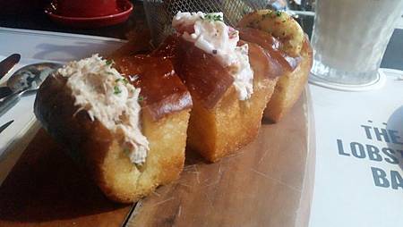 台北東區。The Lobster Bar 龍蝦料理餐廳//推薦好吃招牌龍蝦三明治堡超好吃●青菜呷呷。食尚小咪 台北東區。The Lobster Bar 龍蝦料理餐廳//推薦好吃招牌龍蝦三明治堡超好吃●青菜呷呷。食尚小咪