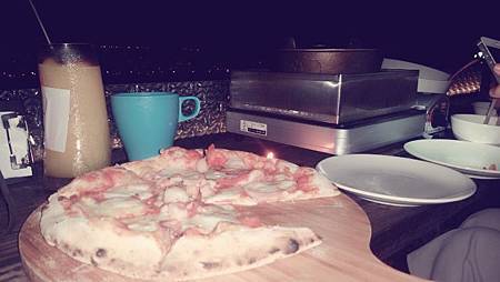 台中龍井沙鹿區。不夜天景觀餐廳/窯烤披薩義大利麵燉飯夜景好美 台中龍井沙鹿區。不夜天景觀餐廳/窯烤披薩義大利麵燉飯夜景好美