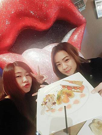 台北東區。忠孝復興站 【查理布朗 C.C. KISS COFFEE & CAKE 好吃下午茶】好吃特製雪糕 甜點午茶控必來