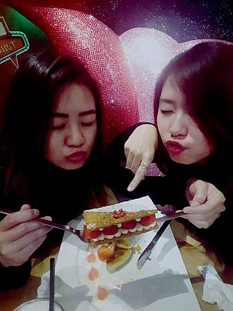 台北東區。忠孝復興站 【查理布朗 C.C. KISS COFFEE & CAKE 好吃下午茶】好吃特製雪糕 甜點午茶控必來