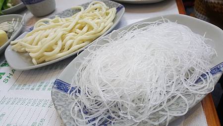 台北士林劍潭。富樂台式涮涮鍋(士林承德店)大排長龍cp值高正宗白甘蔗熬湯創始店涮涮鍋小火鍋 推薦士林好吃涮涮鍋