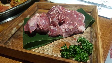 推薦台北東區好吃燒肉。滋滋咕嚕 쩝쩝꿀꺽 韓式烤肉專門店 納豆開的店韓式烤肉餐廳