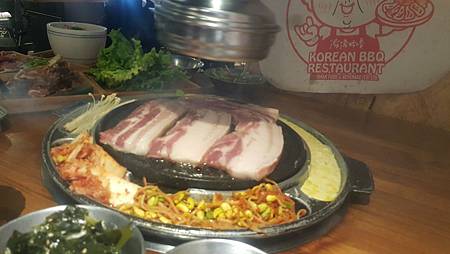 推薦台北東區好吃燒肉。滋滋咕嚕 쩝쩝꿀꺽 韓式烤肉專門店 納豆開的店韓式烤肉餐廳