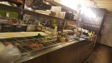 台北內湖美食推薦。覺旅咖啡 Journey Kaffe / 好吃義大利麵好吃熱壓磚餅高好吃香蕉蛋糕