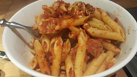 台北內湖美食推薦。覺旅咖啡 Journey Kaffe / 好吃義大利麵好吃熱壓磚餅高好吃香蕉蛋糕