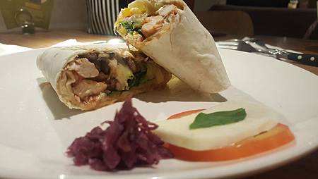 台北內湖美食推薦。覺旅咖啡 Journey Kaffe / 好吃義大利麵好吃熱壓磚餅高好吃香蕉蛋糕 台北內湖美食推薦。覺旅咖啡 Journey Kaffe / 好吃義大利麵好吃熱壓磚餅高好吃香蕉蛋糕