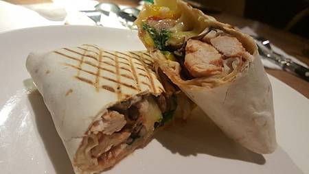 台北內湖美食推薦。覺旅咖啡 Journey Kaffe / 好吃義大利麵好吃熱壓磚餅高好吃香蕉蛋糕 台北內湖美食推薦。覺旅咖啡 Journey Kaffe / 好吃義大利麵好吃熱壓磚餅高好吃香蕉蛋糕