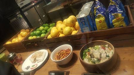 台北內湖美食推薦。覺旅咖啡 Journey Kaffe / 好吃義大利麵好吃熱壓磚餅高好吃香蕉蛋糕