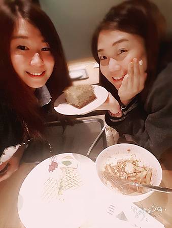 台北內湖美食推薦。覺旅咖啡 Journey Kaffe / 好吃義大利麵好吃熱壓磚餅高好吃香蕉蛋糕