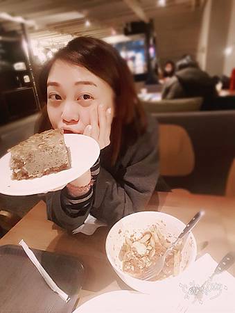 台北內湖美食推薦。覺旅咖啡 Journey Kaffe / 好吃義大利麵好吃熱壓磚餅高好吃香蕉蛋糕