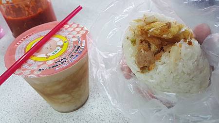 新北市板橋江子翠。豆莊豆漿早餐店 人氣排隊早餐香酥雙蛋蛋餅美味 傳統飯糰人間美食 新北市板橋江子翠。豆莊豆漿早餐店 人氣排隊早餐香酥雙蛋蛋餅美味 傳統飯糰人間美食