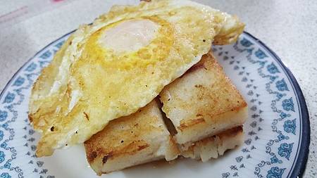 新北市板橋江子翠。豆莊豆漿早餐店 人氣排隊早餐香酥雙蛋蛋餅美味 傳統飯糰人間美食 新北市板橋江子翠。豆莊豆漿早餐店 人氣排隊早餐香酥雙蛋蛋餅美味 傳統飯糰人間美食