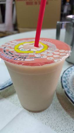 新北市板橋江子翠。豆莊豆漿早餐店 人氣排隊早餐香酥雙蛋蛋餅美味 傳統飯糰人間美食