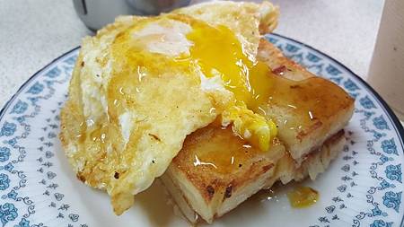 新北市板橋江子翠。豆莊豆漿早餐店 人氣排隊早餐香酥雙蛋蛋餅美味 傳統飯糰人間美食 新北市板橋江子翠。豆莊豆漿早餐店 人氣排隊早餐香酥雙蛋蛋餅美味 傳統飯糰人間美食