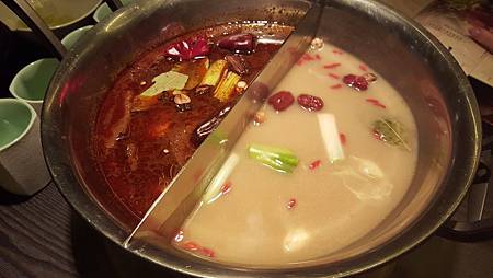 推薦板橋好吃麻辣火鍋【這一鍋皇室秘藏鍋物鴛鴦麻辣火鍋】這一鍋好吃嗎這一鍋鴨血好好吃 推薦板橋好吃麻辣火鍋【這一鍋皇室秘藏鍋物鴛鴦麻辣火鍋】這一鍋好吃嗎這一鍋鴨血好好吃