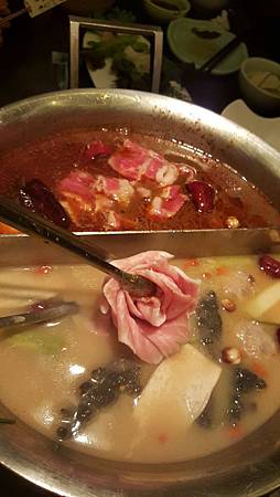 推薦板橋好吃麻辣火鍋【這一鍋皇室秘藏鍋物鴛鴦麻辣火鍋】這一鍋好吃嗎這一鍋鴨血好好吃 推薦板橋好吃麻辣火鍋【這一鍋皇室秘藏鍋物鴛鴦麻辣火鍋】這一鍋好吃嗎這一鍋鴨血好好吃