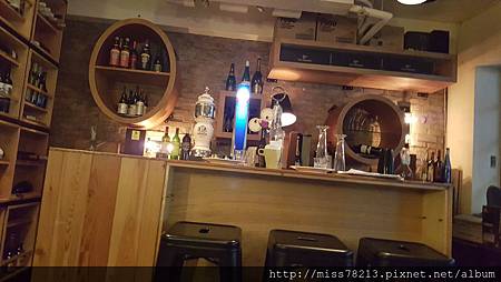 台北東區．PS Tapas 西班牙餐酒館｜好吃的西班牙海鮮燉飯調酒也調得好好喝我都醉拉｜推薦台北東區好吃好喝的酒吧餐廳