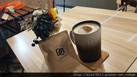 呆待咖啡 DD coffee｜萬華好喝下午茶咖啡店推薦 好喝爽口的黑咖啡 黑糖拿鐵回甘甜~濃郁的咖啡味~這才是真咖啡啊!!!