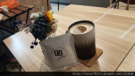 呆待咖啡 DD coffee｜萬華好喝下午茶咖啡店推薦 好喝爽口的黑咖啡 黑糖拿鐵回甘甜~濃郁的咖啡味~這才是真咖啡啊!!!