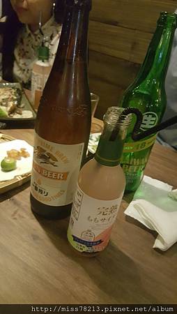 老八風居酒屋新埔店新北板橋新埔推薦好吃串燒 老八風居酒屋三店 干貝雞翅無敵好吃 帥哥主廚還有超正老闆娘 很棒的戶外野串燒區