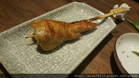 老八風居酒屋新埔店新北板橋新埔推薦好吃串燒 老八風居酒屋三店 干貝雞翅無敵好吃 帥哥主廚還有超正老闆娘 很棒的戶外野串燒區