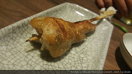 老八風居酒屋新埔店新北板橋新埔推薦好吃串燒 老八風居酒屋三店 干貝雞翅無敵好吃 帥哥主廚還有超正老闆娘 很棒的戶外野串燒區