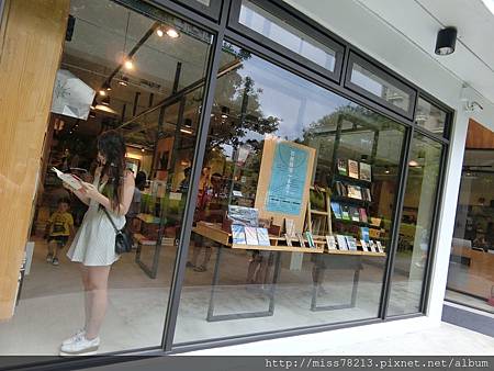 新竹輕旅行推薦必去八景點~IG人氣打卡 新竹一日遊二日遊行程規劃 豆腐岩飛龍肉圓新竹市眷村博物館不來會後悔!!!