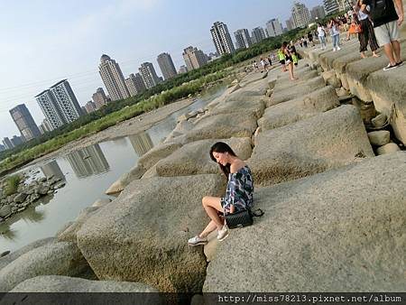 新竹輕旅行推薦必去八景點~IG人氣打卡 新竹一日遊二日遊行程規劃 豆腐岩飛龍肉圓新竹市眷村博物館不來會後悔!!!