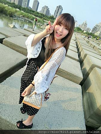 新竹輕旅行推薦必去八景點~IG人氣打卡 新竹一日遊二日遊行程規劃 豆腐岩飛龍肉圓新竹市眷村博物館不來會後悔!!! 新竹輕旅行推薦必去八景點~IG人氣打卡 新竹一日遊二日遊行程規劃 豆腐岩飛龍肉圓新竹市眷村博物館不來會後悔!!!