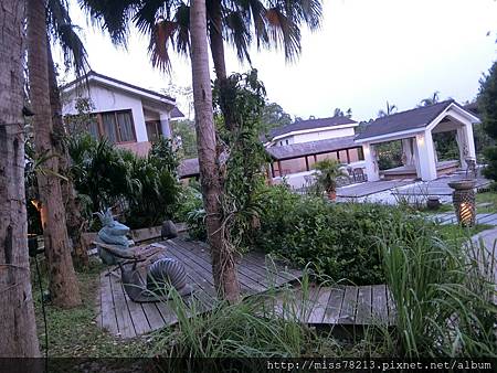 新竹輕旅行推薦必去八景點~IG人氣打卡 新竹一日遊二日遊行程規劃 豆腐岩飛龍肉圓新竹市眷村博物館不來會後悔!!!