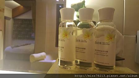 新竹輕旅行推薦必去八景點~IG人氣打卡 新竹一日遊二日遊行程規劃 入住新竹六星集Villa豆腐岩飛龍肉圓新竹市眷村博物館不來會後悔!!!