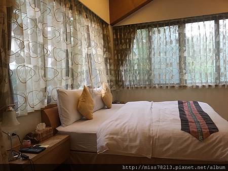 新竹輕旅行推薦必去八景點~IG人氣打卡 新竹一日遊二日遊行程規劃 入住新竹六星集Villa豆腐岩飛龍肉圓新竹市眷村博物館不來會後悔!!!