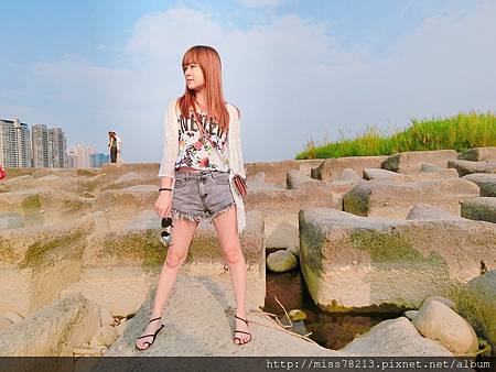 新竹輕旅行推薦必去八景點~IG人氣打卡 新竹一日遊二日遊行程規劃 入住新竹六星集Villa豆腐岩飛龍肉圓新竹市眷村博物館不來會後悔!!!