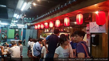 新竹美食東門市場「小東門-蒸烤鮮飯食」(波波蛤火鍋.串燒.熱炒.日式蓋飯.夜生活美食小酌好地方)