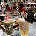 淡水三芝【留夏 stay cafe】淺水灣工業風海景咖啡廳 下午茶時光就是這麼chill