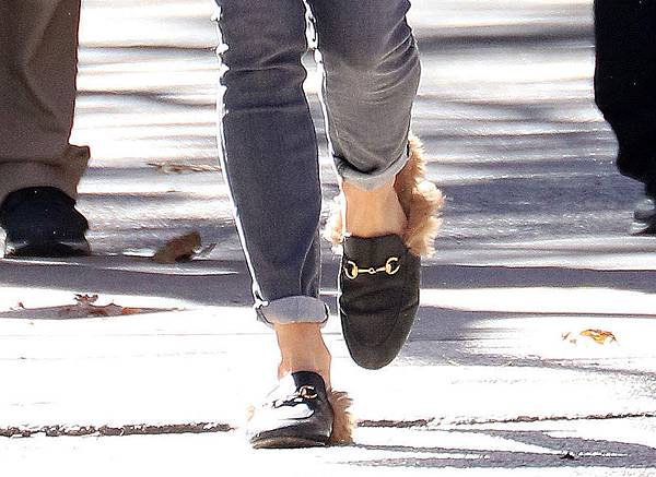 Sienna-Miller-Gucci-Princetown-Leather-Slippers.jpg