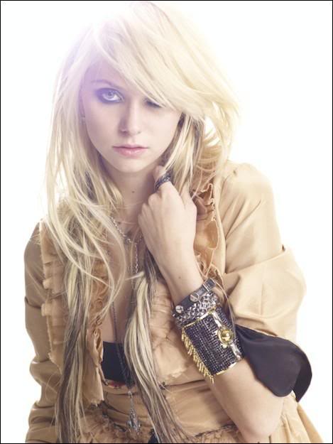 Taylor Momsen 1.jpg