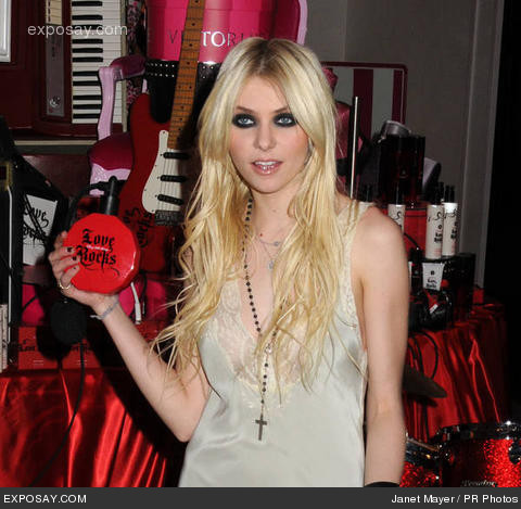 taylor-momsen-victorias-secret-beauty-0wiTWW.jpg