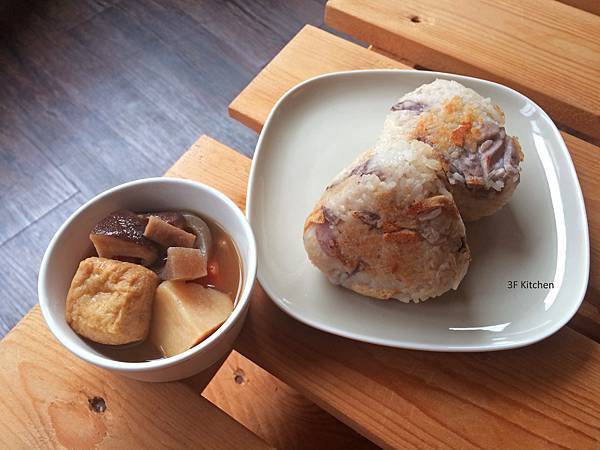 20151012_芋頭香菇油豆腐炊飯飯糰+筑前煮.jpg