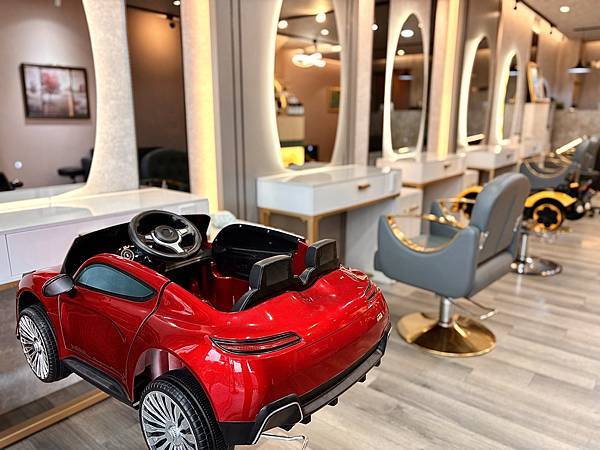 [中壢]小樹修修親子美髮造型沙龍～法式浪漫長捲髮/日式霧灰棕