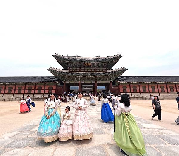 /tmp/phpwwyY10 /tmp/phpwwyY10