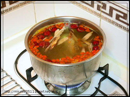 增強免疫力的 黃耆枸杞紅棗湯 雙胞胎 I M紜琪媽咪玩編髮 痞客邦