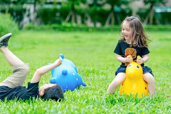 全家福照推薦,便服全家福,公園外拍,家庭照價錢