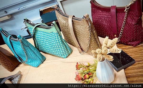 勞動部產投課程-皮革商品創作班學生製作編織包成品照片