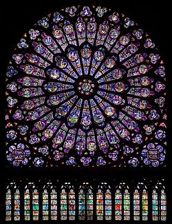 North_rose_window_of_Notre-Dame_de_Paris,_Aug_2010